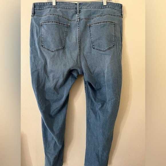 New Saint John’s Bay Mid-Rise Straight Leg Secretly Slender Jeans Sz 20W Short - Picture 2 of 5